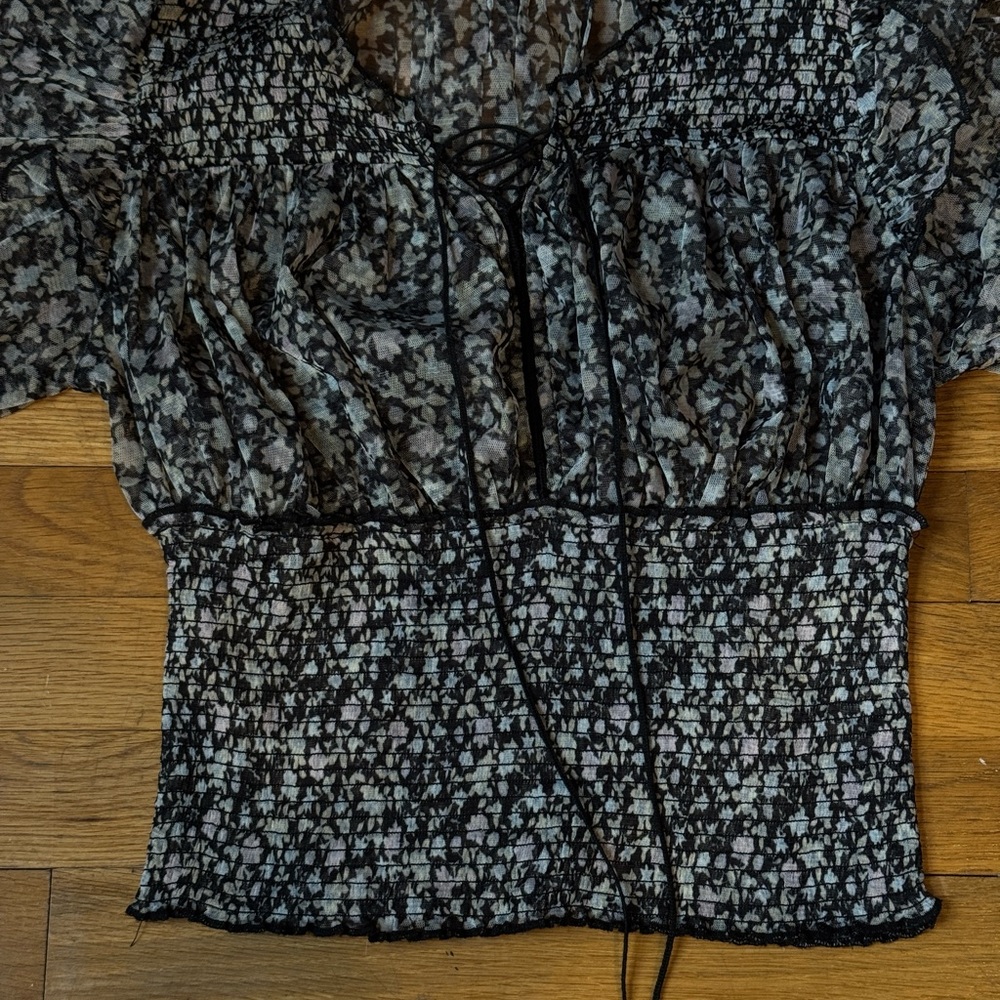 free people floral lightweight blouse with cinched bottom - size xs - Picture 2 of 3